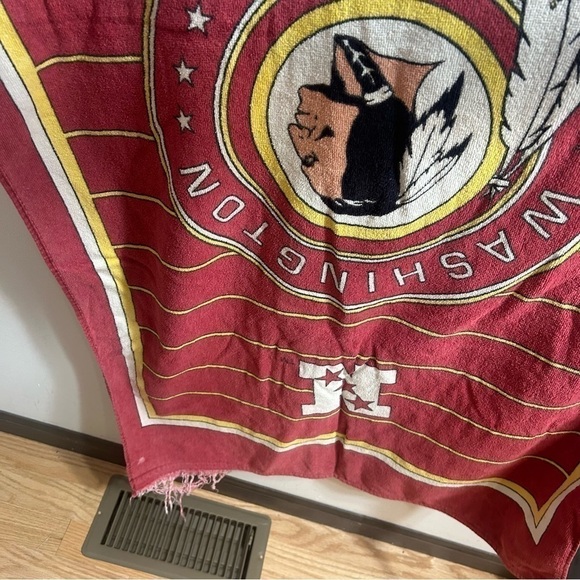 Vintage Washington Redskins Beach Towel 1993 Red Gold Football - Picture 4 of 8